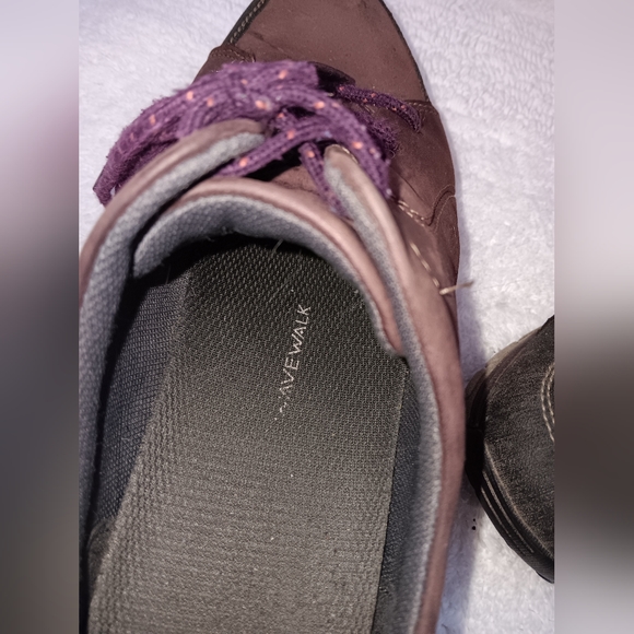 Clarks~Wavewalk Waterproof Leather Plum Walking Shoes Sneakers - Picture 10 of 15
